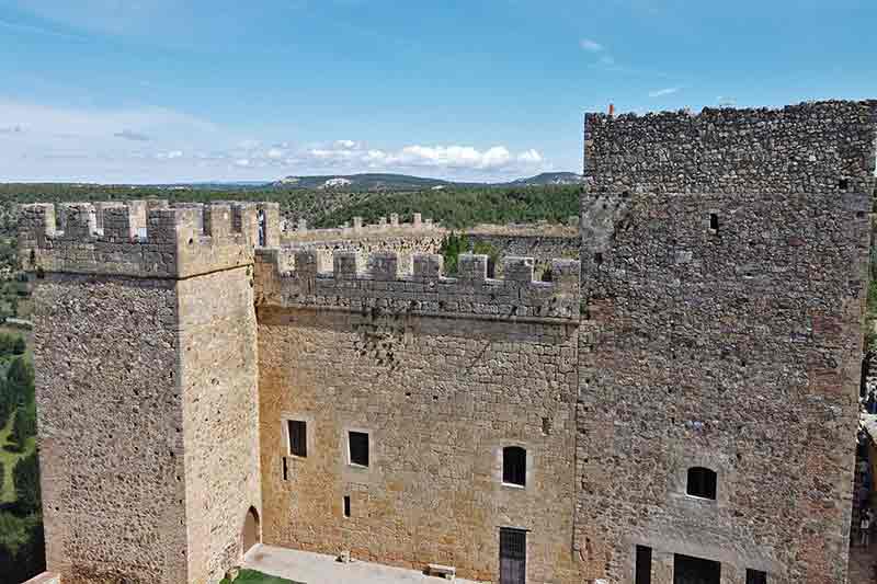 LA TOUR D’HOMMAGE Château de Pedraza
