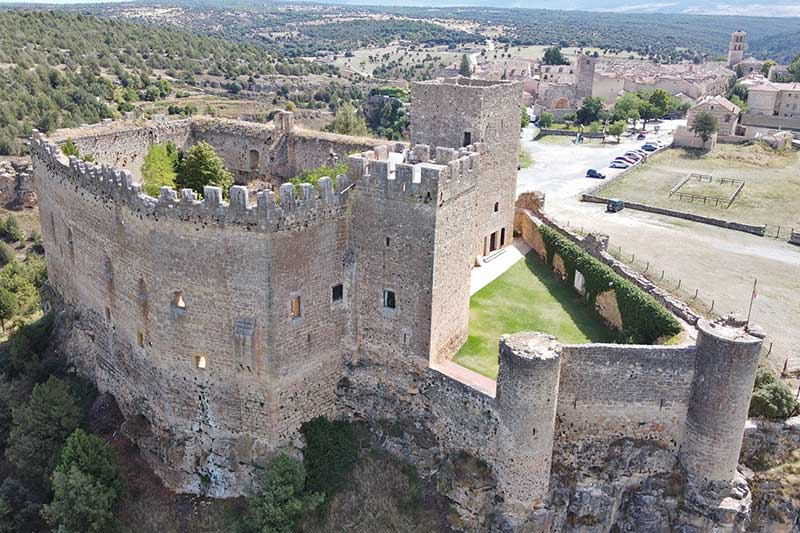 PEDRAZA ET SON CHÂTEAU